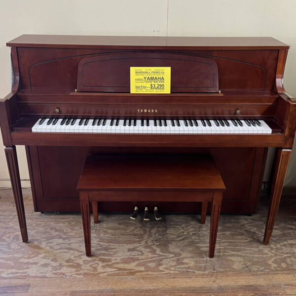 Yamaha "M450" Console Piano