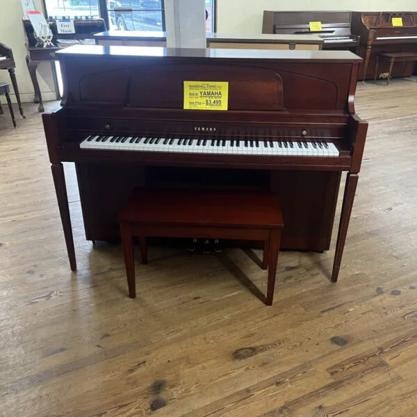 Yamaha M450 Console Piano