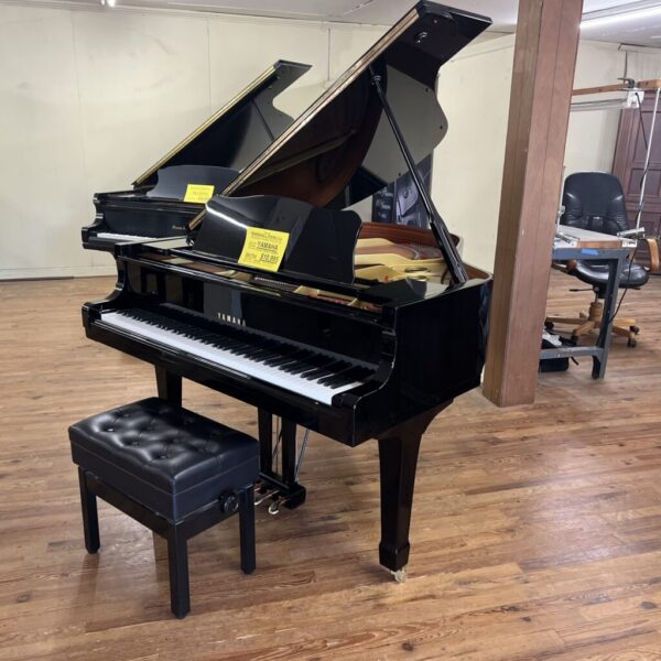 Yamaha G1 Baby Grand Piano